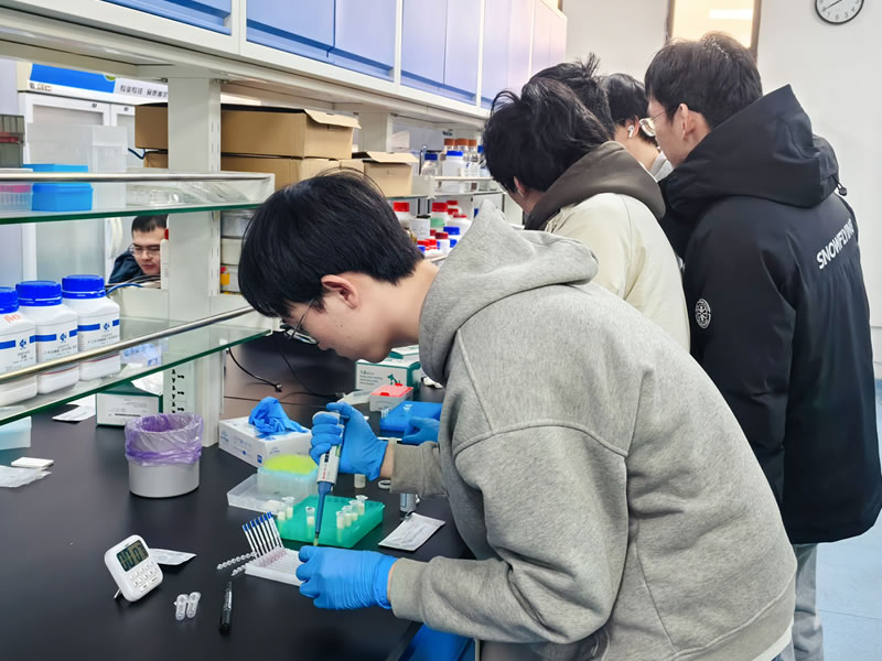 校企协同育人才 纳百生物接待中国农大研究生一行参观交流​