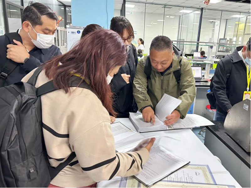 柬埔寨国家标准研究院到访纳百生物 共探质量体系建设